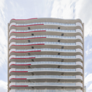 セレニテ江坂グランデ